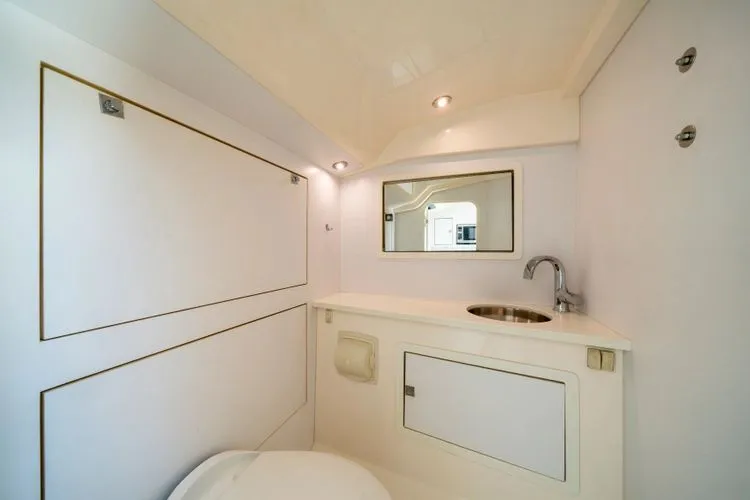 Slide: The Image of 2015 Vandutch 40 - Image 32 - 32