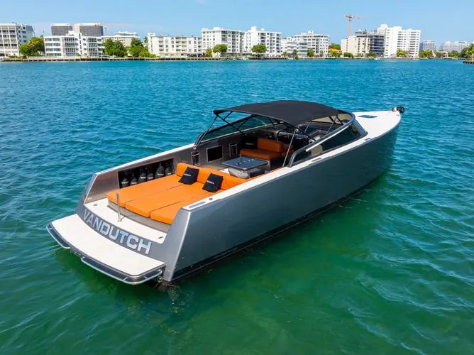 Slide: The Image of 2015 Vandutch 40 - Image 6 - 6