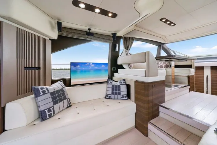 Slide: The Image of 2016 Azimut 50 Fly - Image 13 - 13