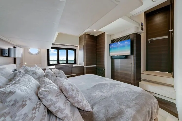 Slide: The Image of 2016 Azimut 50 Fly - Image 24 - 24