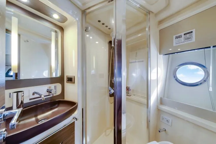 Slide: The Image of 2016 Azimut 50 Fly - Image 28 - 28