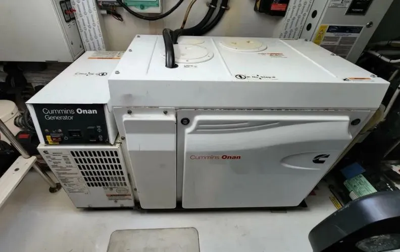 Slide: The Image of 2016 Azimut 50 Fly - Image 43 - 43