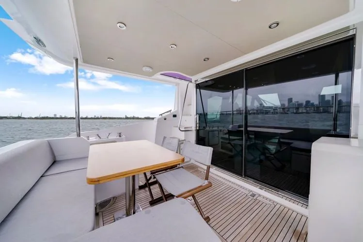 Slide: The Image of 2016 Azimut 50 Fly - Image 8 - 8