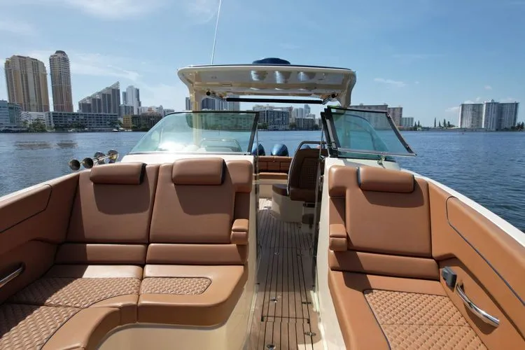 Slide: The Image of 2022 Chris-craft Launch 35 Gt - Image 15 - 15