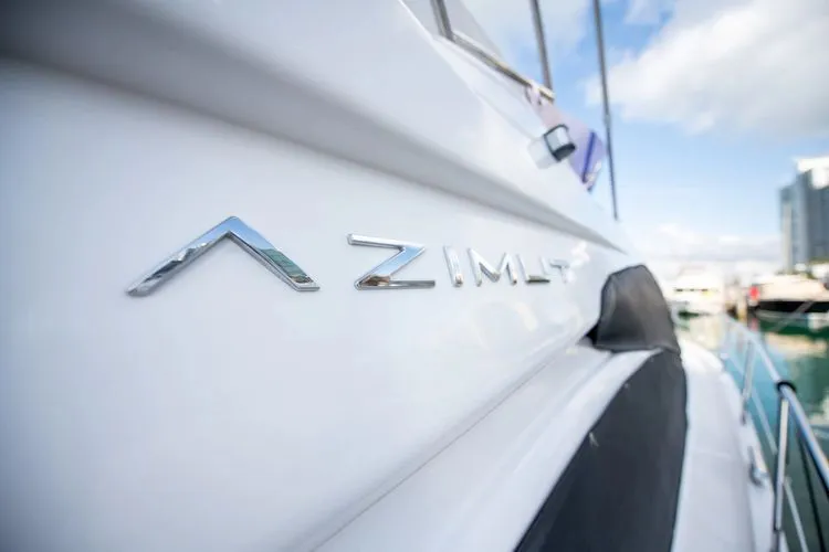 Slide: The Image of 2017 Azimut 42 Fly - Image 15 - 15