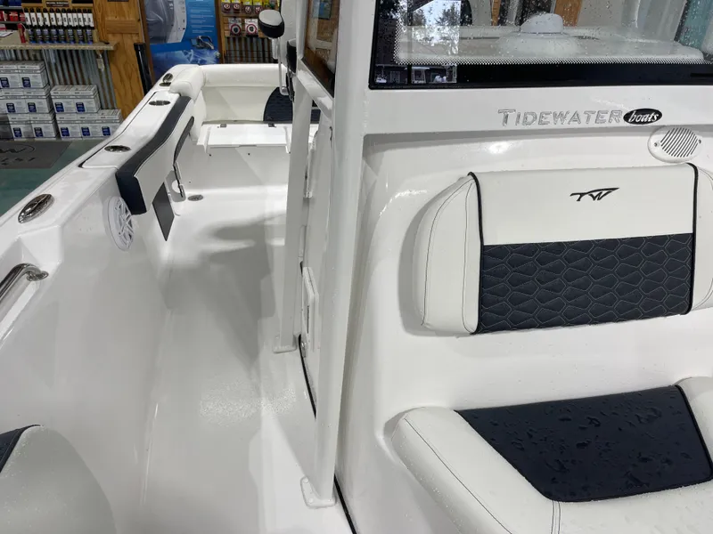 Slide: The Image of Tidewater 220 LXF 2026 - 37
