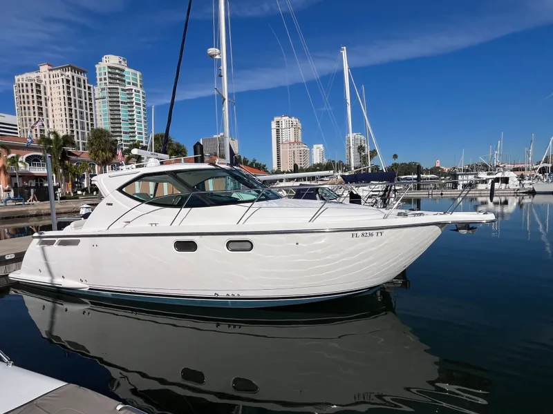 The Image of Tiara 3500 Sovran 2009 - 0