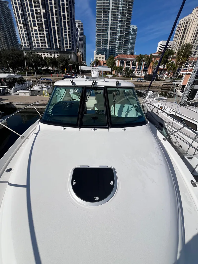 Slide: The Image of Tiara 3500 Sovran 2009 - 10