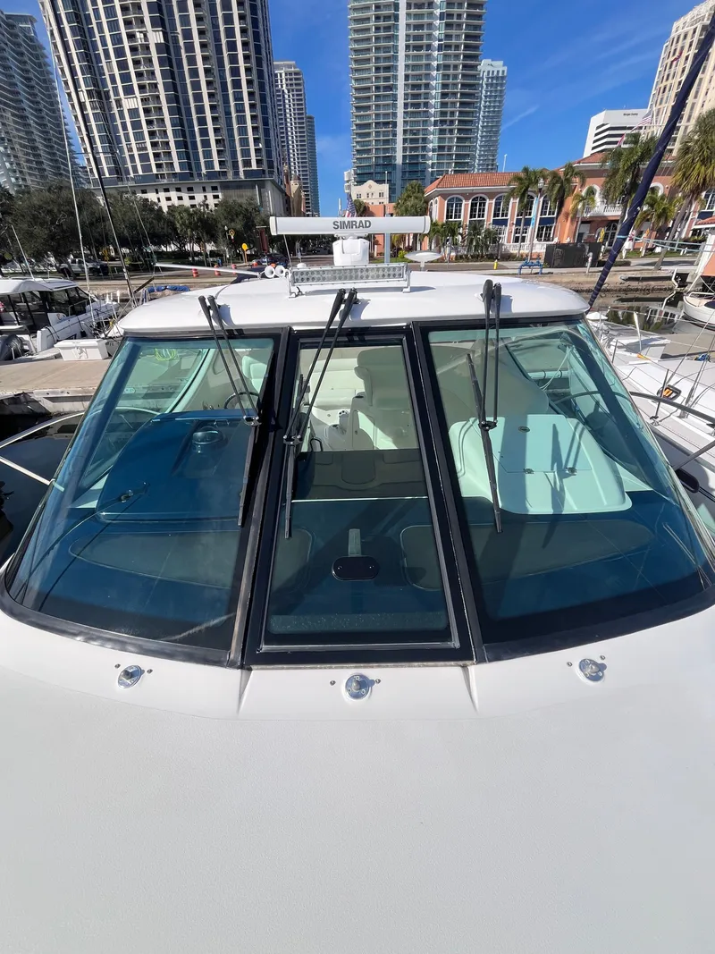 Slide: The Image of Tiara 3500 Sovran 2009 - 19