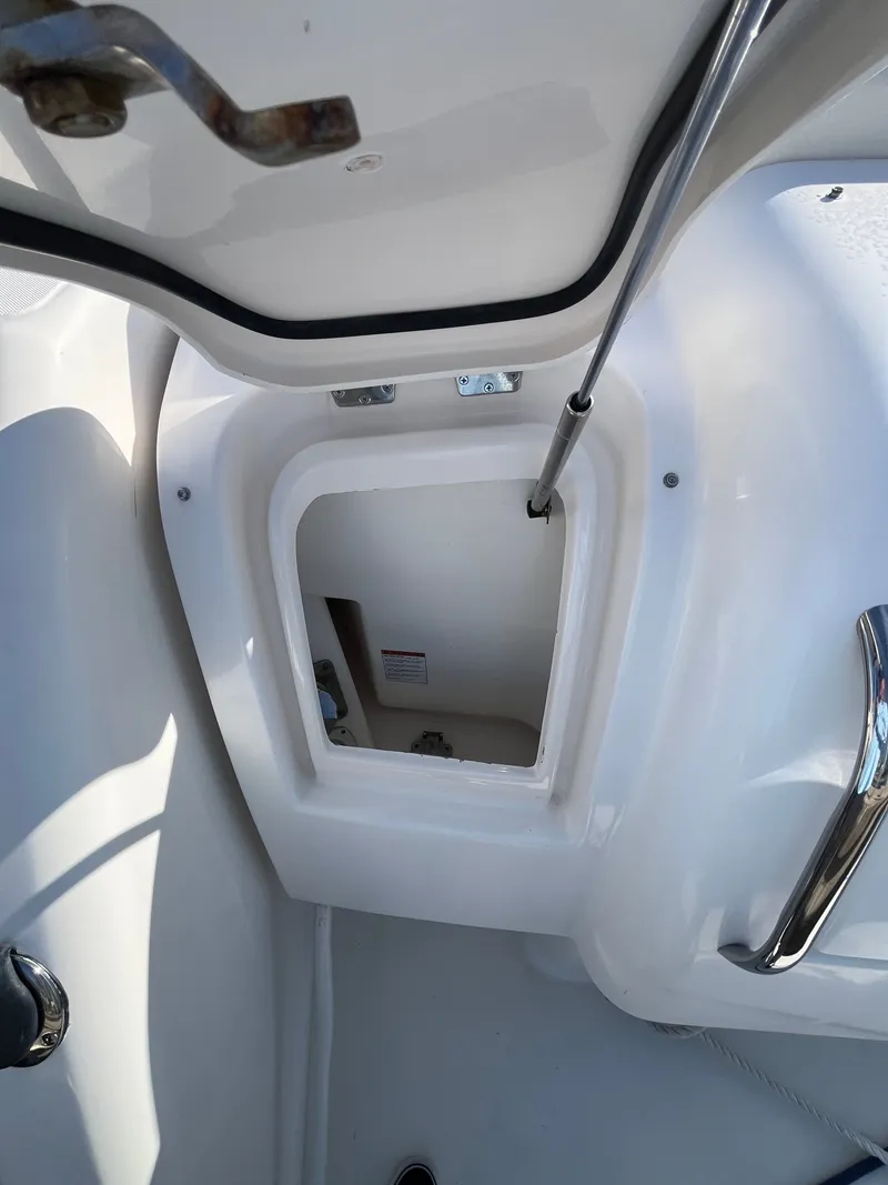 Slide: The Image of Tiara 3500 Sovran 2009 - 31