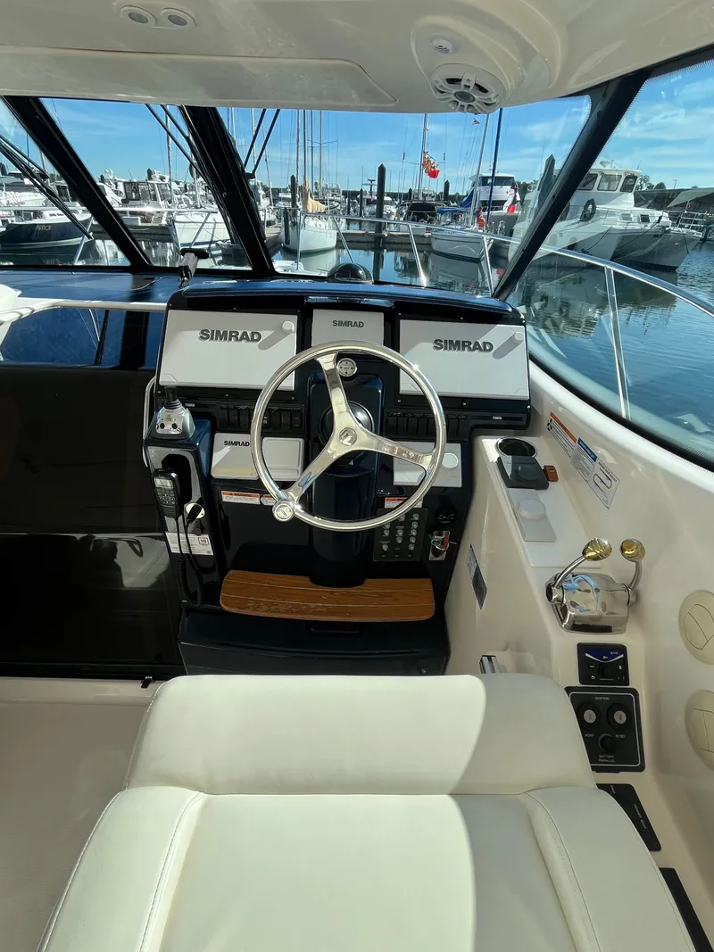 Slide: The Image of Tiara 3500 Sovran 2009 - 36