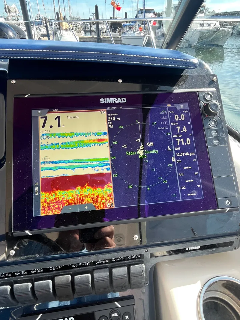 Slide: The Image of Tiara 3500 Sovran 2009 - 47