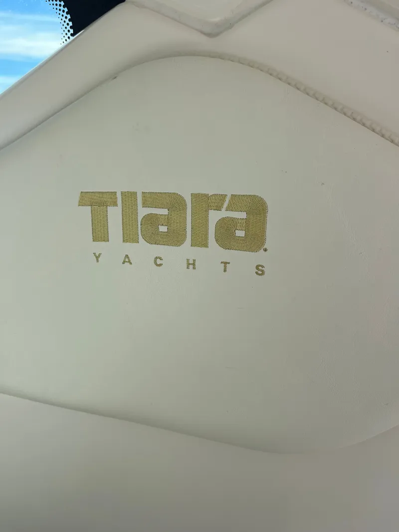 Slide: The Image of Tiara 3500 Sovran 2009 - 53
