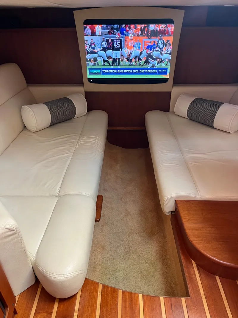 Slide: The Image of Tiara 3500 Sovran 2009 - 56