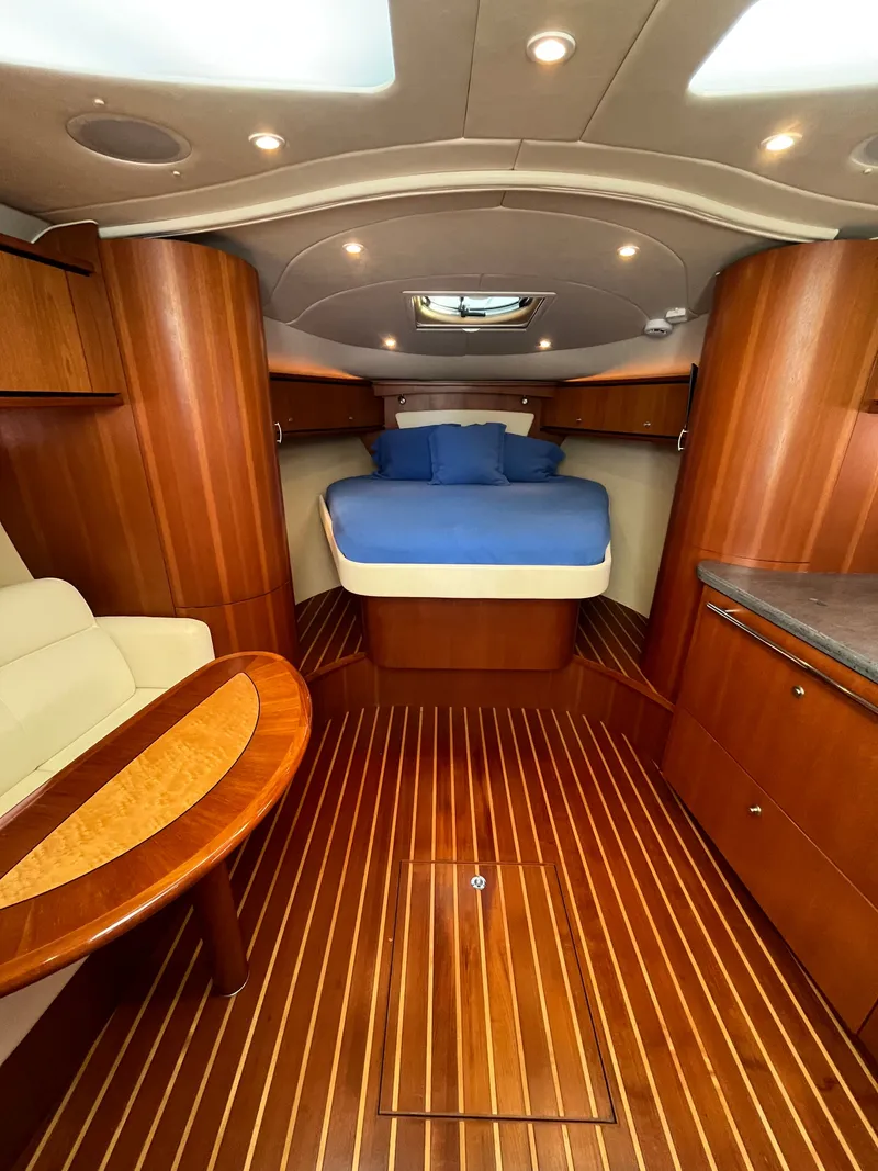 Slide: The Image of Tiara 3500 Sovran 2009 - 58