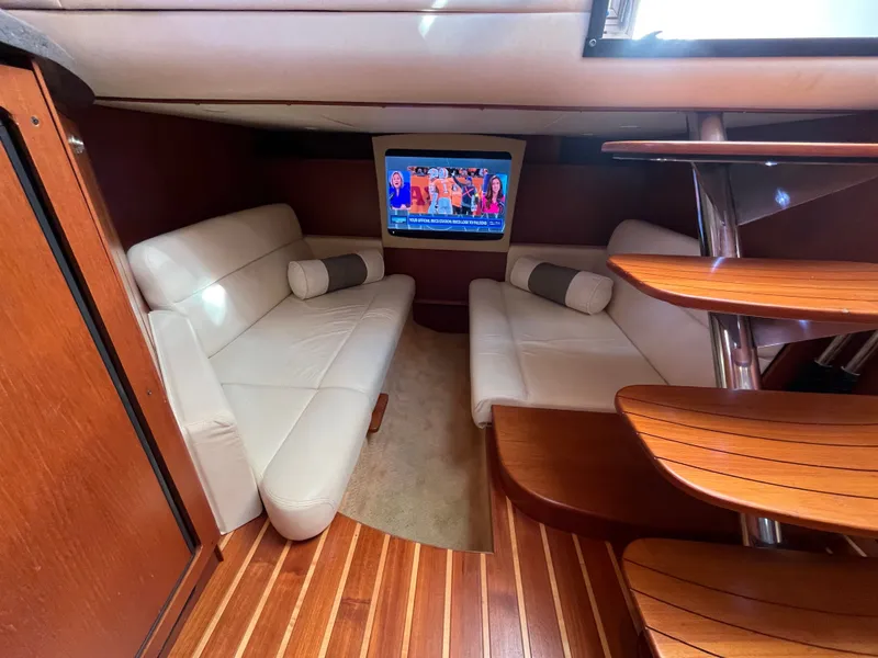 Slide: The Image of Tiara 3500 Sovran 2009 - 60