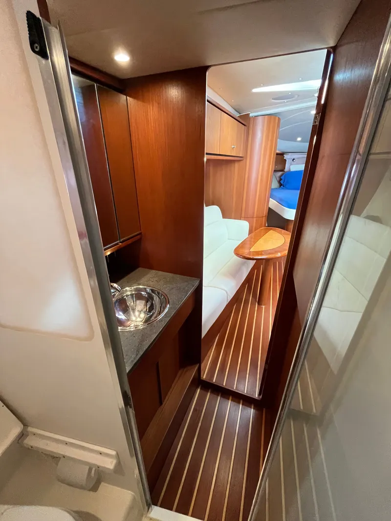 Slide: The Image of Tiara 3500 Sovran 2009 - 68