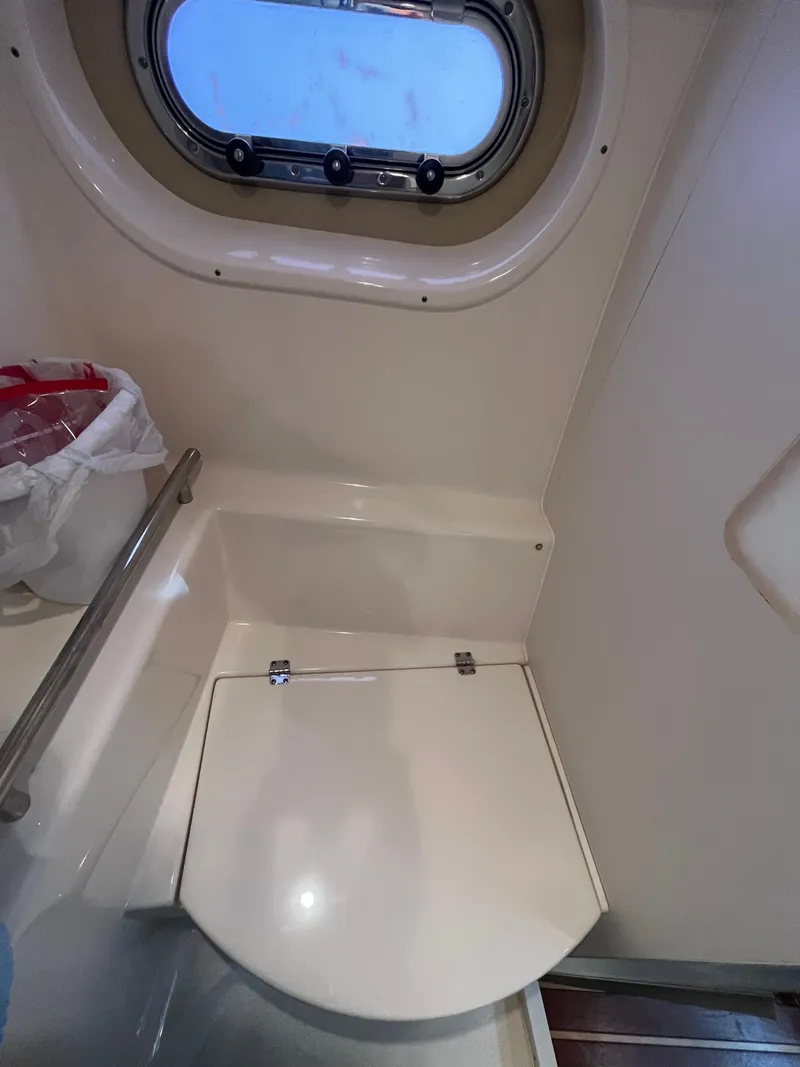 Slide: The Image of Tiara 3500 Sovran 2009 - 71