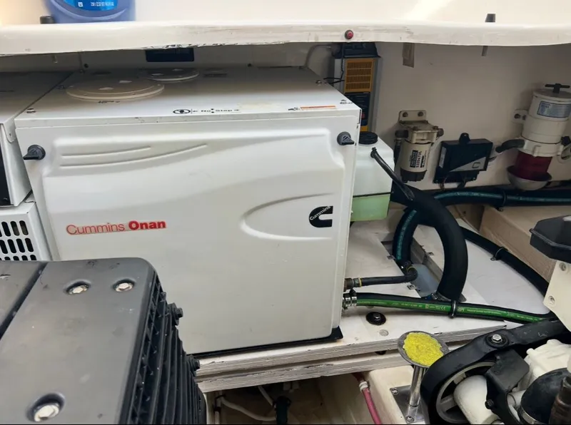 Slide: The Image of Tiara 3500 Sovran 2009 - 72