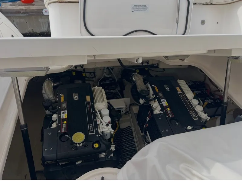 Slide: The Image of Tiara 3500 Sovran 2009 - 74