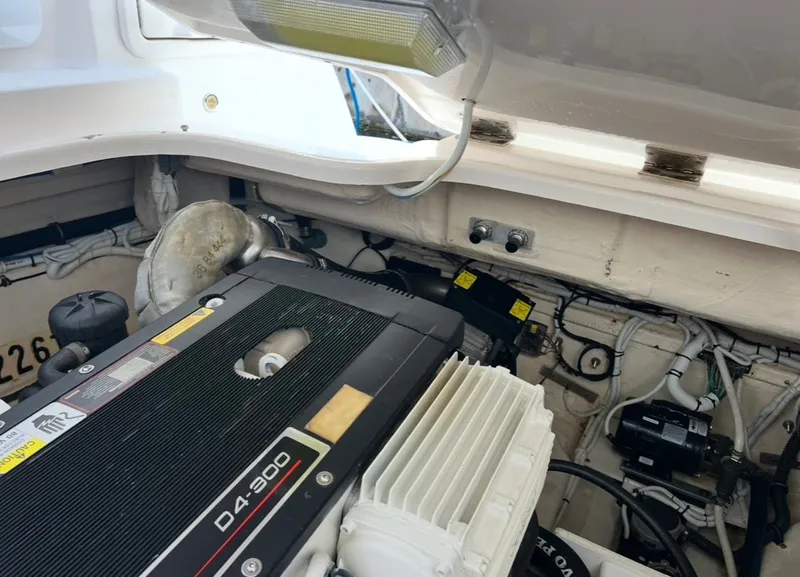 Slide: The Image of Tiara 3500 Sovran 2009 - 76