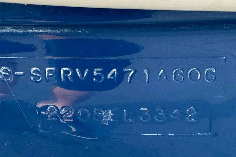 Slide: The Image of Close-up of 2006 Sea Ray 220 Select hull identification number. - 31