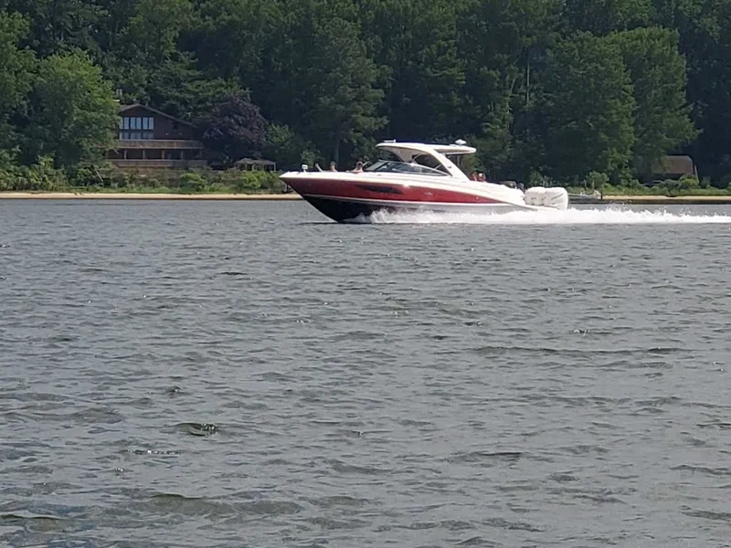 Slide: The Image of Sea Ray SLX 350 Outboard 2017 - 2