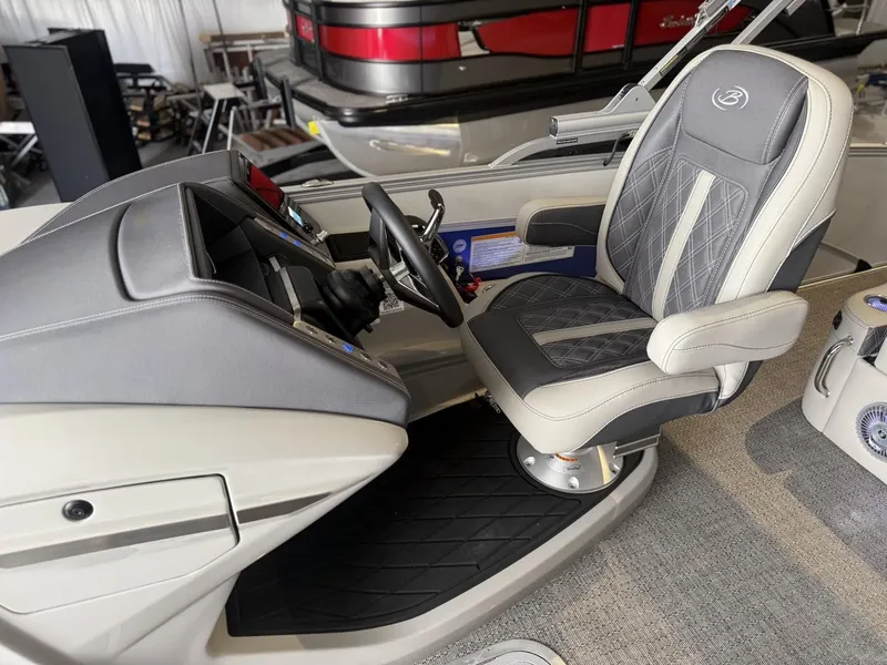 Slide: The Image of Barletta Lusso L23UC 2025 - 19