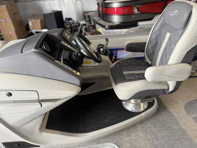 Slide: The Image of Barletta Lusso L23UC 2025 - 21