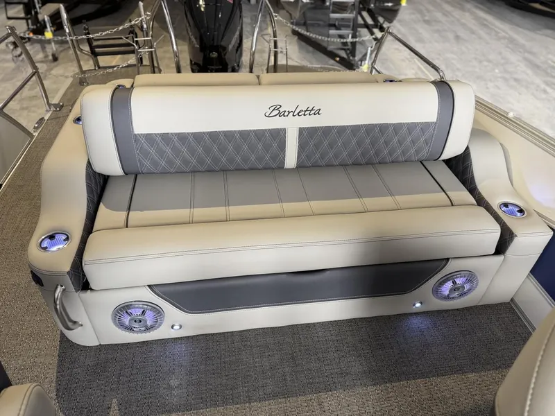 Slide: The Image of Barletta Lusso L23UC 2025 - 27