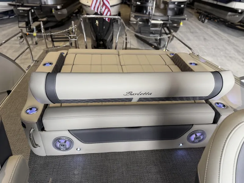 Slide: The Image of Barletta Lusso L23UC 2025 - 28