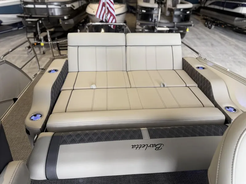 Slide: The Image of Barletta Lusso L23UC 2025 - 29