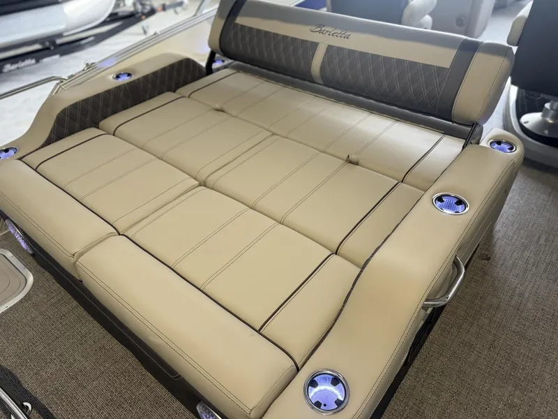 Slide: The Image of Barletta Lusso L23UC 2025 - 31