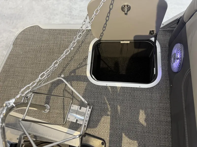 Slide: The Image of Barletta Lusso L23UC 2025 - 38