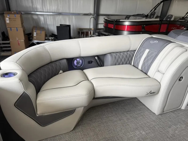 Slide: The Image of Barletta Lusso L23UC 2025 - 9