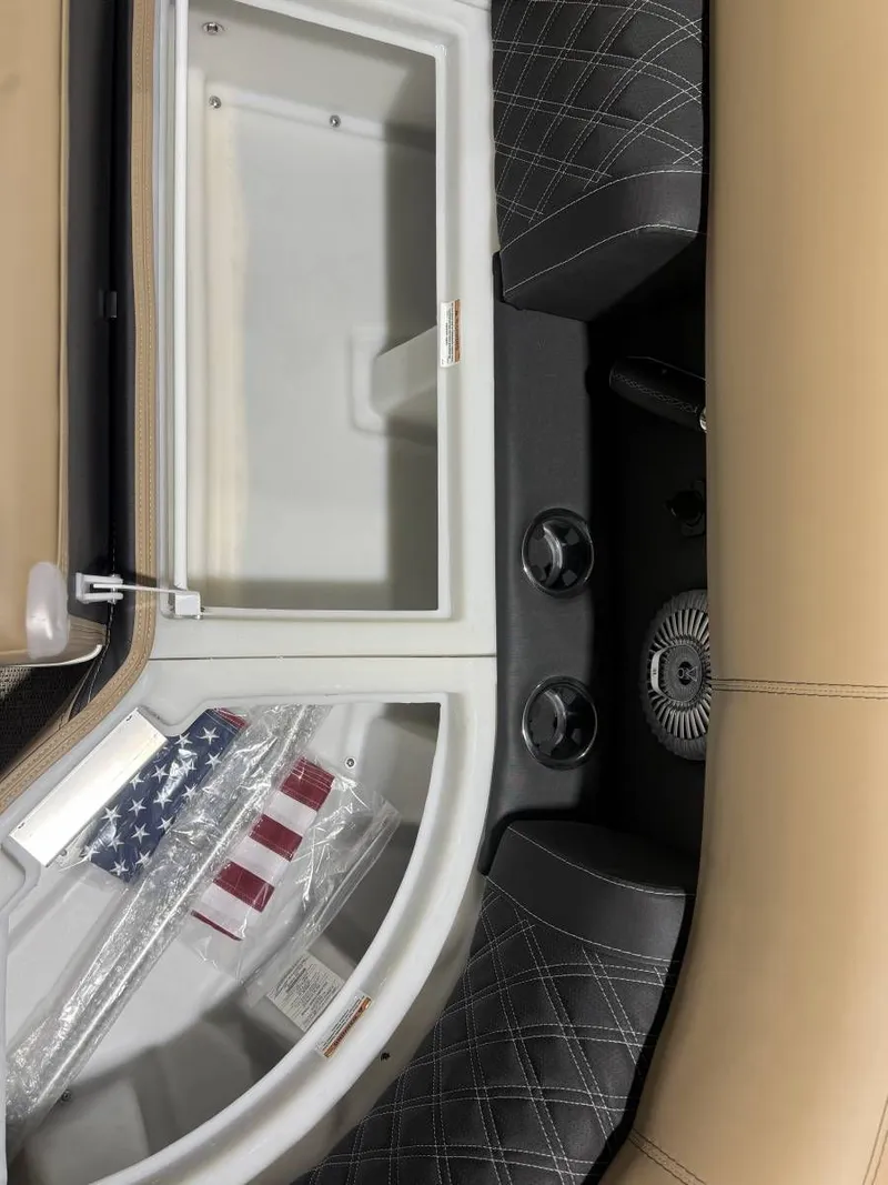 Slide: The Image of Barletta Lusso L25UA 2026 - 13