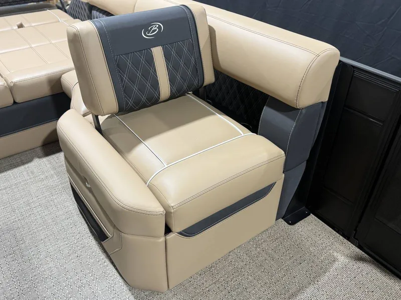 Slide: The Image of Barletta Lusso L25UA 2026 - 16