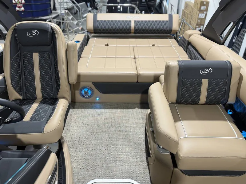 Slide: The Image of Barletta Lusso L25UA 2026 - 33