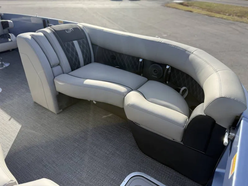 Slide: The Image of Barletta Reserve Leggera Rl26uca 2026 - 14