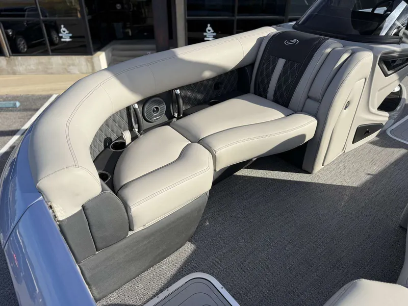 Slide: The Image of Barletta Reserve Leggera Rl26uca 2026 - 15