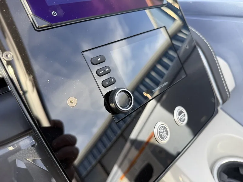 Slide: The Image of Barletta Reserve Leggera Rl26uca 2026 - 27