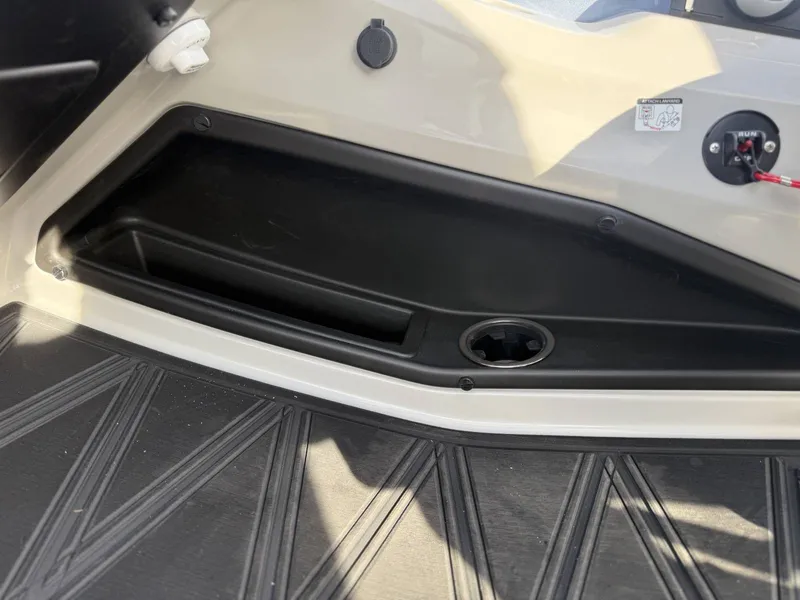 Slide: The Image of Barletta Reserve Leggera Rl26uca 2026 - 31