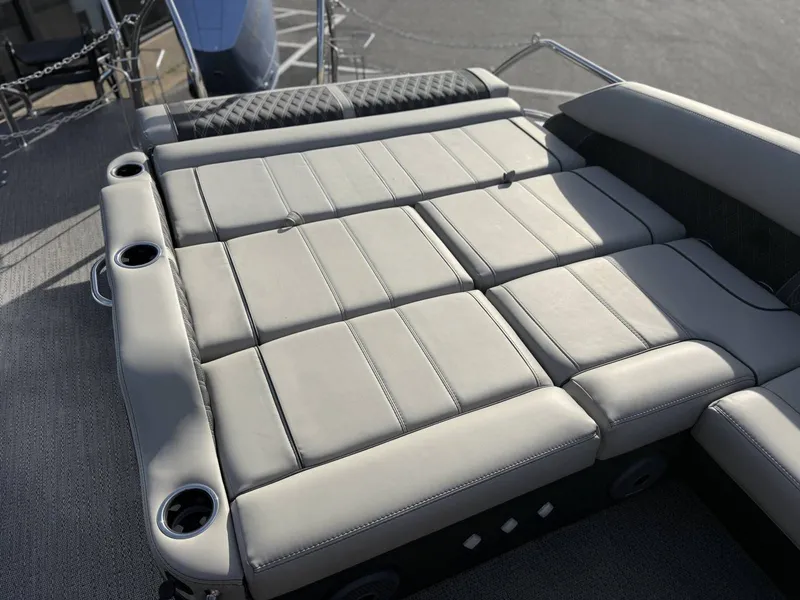 Slide: The Image of Barletta Reserve Leggera Rl26uca 2026 - 33