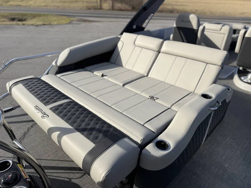 Slide: The Image of Barletta Reserve Leggera Rl26uca 2026 - 34