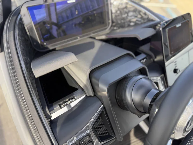 Slide: The Image of Barletta Reserve Leggera Rl26uca 2026 - 41