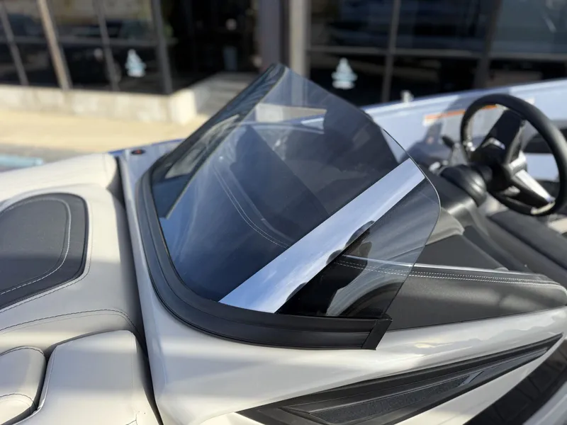 Slide: The Image of Barletta Reserve Leggera Rl26uca 2026 - 43