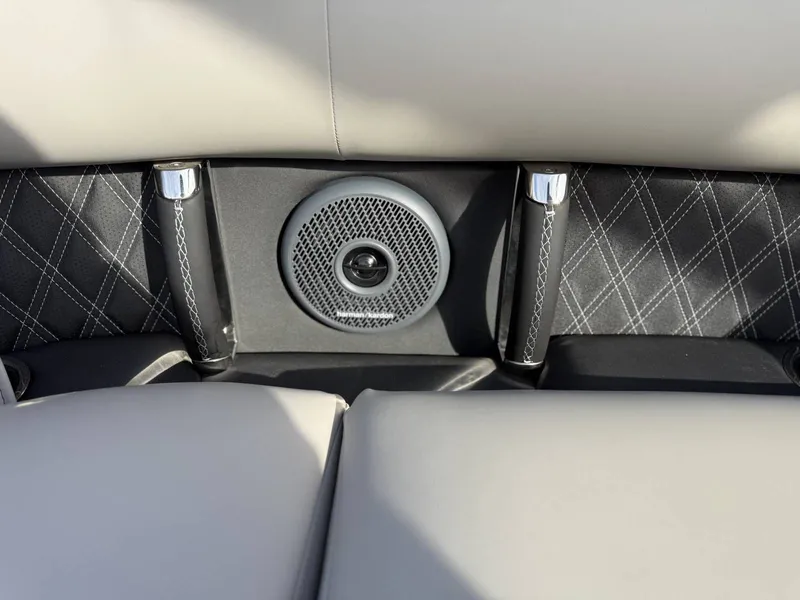 Slide: The Image of Barletta Reserve Leggera Rl26uca 2026 - 45