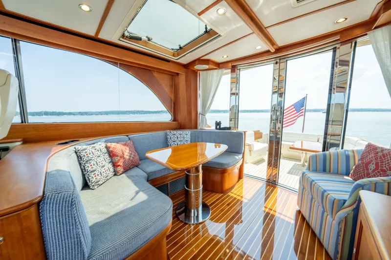 Slide: The Image of Salon Table - 15