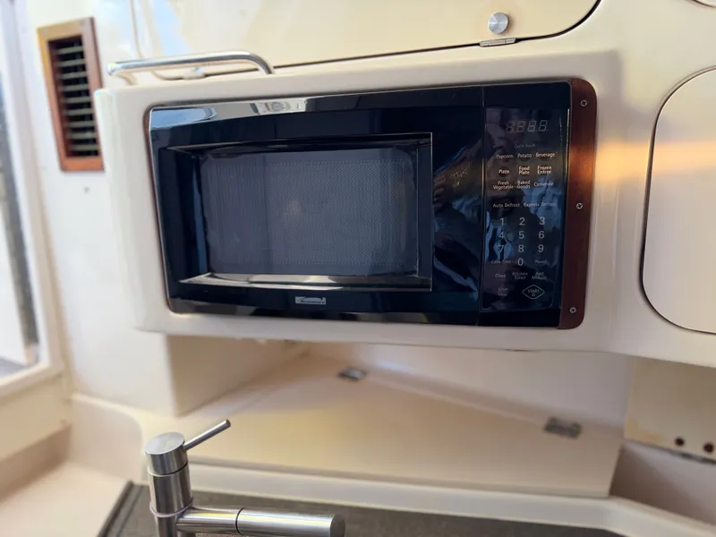 Slide: The Image of Grady-White Express 330 2004 - 50