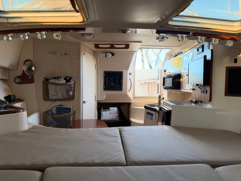 Slide: The Image of Grady-White Express 330 2004 - 61